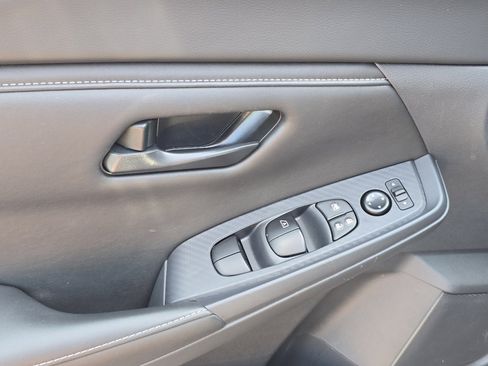 Used 2025 Nissan Sentra S FWD image 27