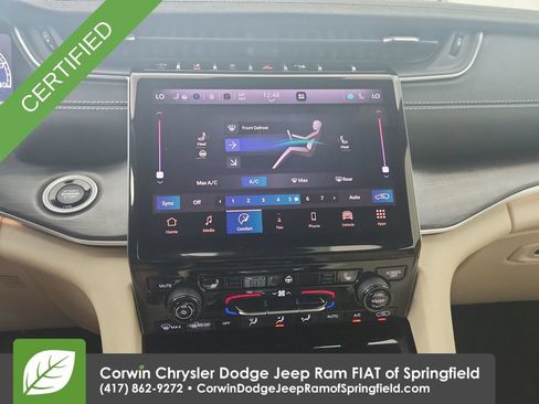 Used 2023 Jeep Grand Cherokee Limited AWD/4WD image 26