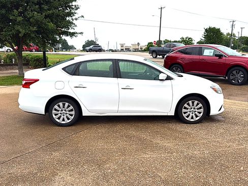 Used 2017 Nissan Sentra S FWD image 4