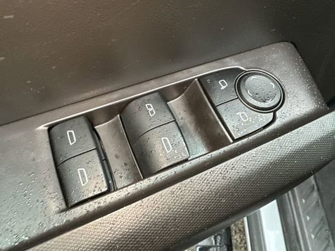 Used 2024 Chevrolet Colorado Trail Boss image 23