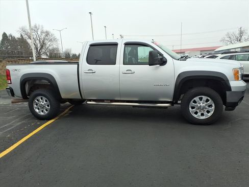 Used 2014 GMC Sierra 2500 SLT w/ SLT Convenience Package image 2