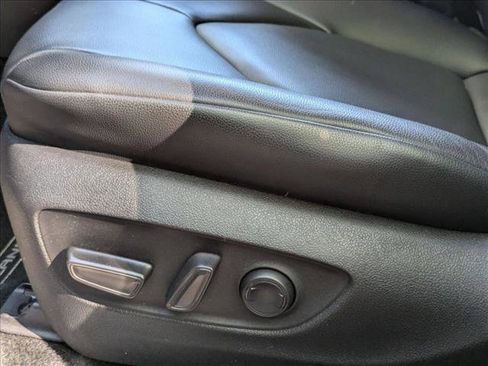 Used 2020 Toyota Highlander XLE image 4