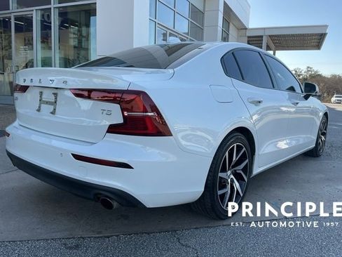 Used 2019 Volvo S60 T5 Momentum w/ Premium Package image 8