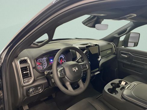 Used 2025 RAM 2500 Big Horn AWD/4WD image 7