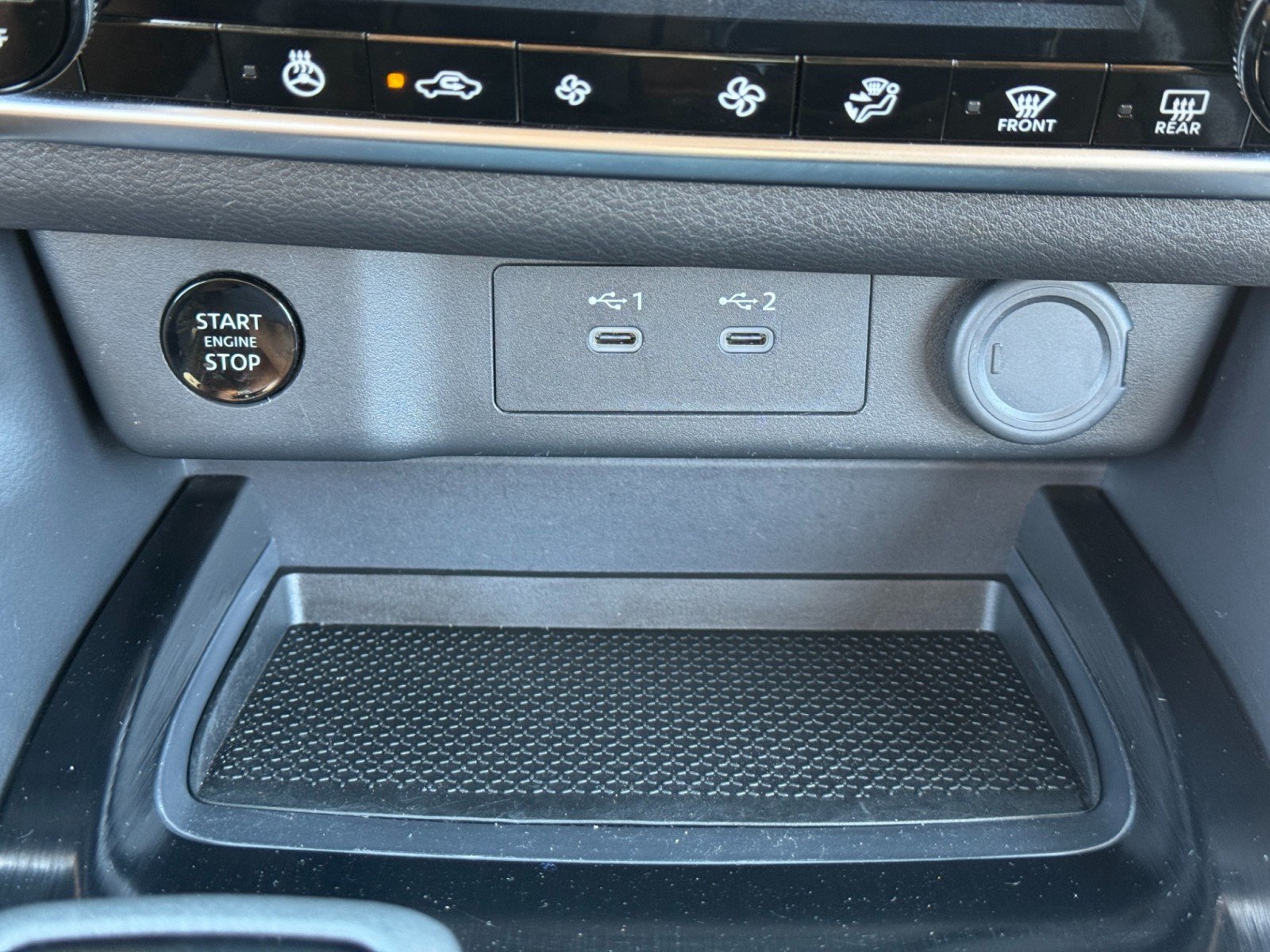 Used 2024 Nissan Rogue SV w/ SV Premium Package FWD image 26