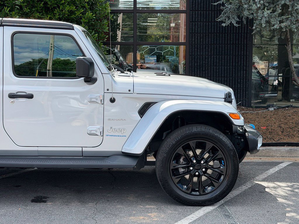 Used 2023 Jeep Wrangler Unlimited Sahara w/ Cold Weather Group AWD/4WD image 23