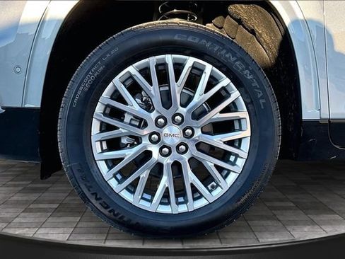 New 2026 GMC Acadia Denali w/ Super Cruise Package FWD image 12