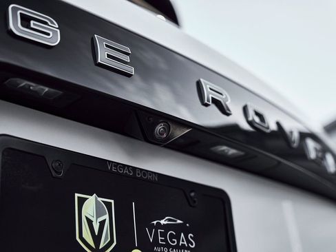 Used 2024 Land Rover Range Rover SV image 13