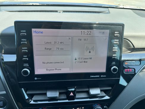 Used 2022 Toyota Camry XSE FWD image 11