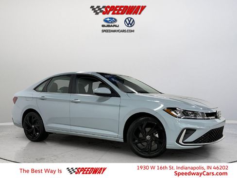 Certified 2025 Volkswagen Jetta SE image 1