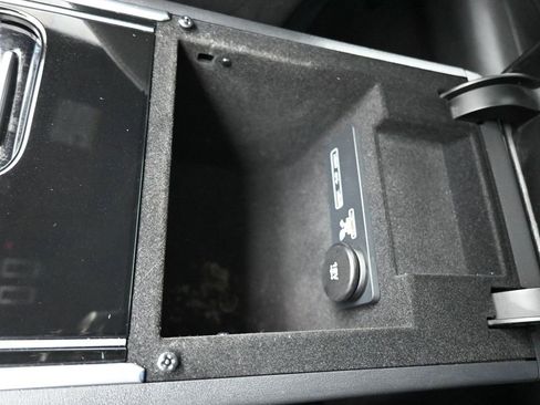 Used 2019 Jaguar XE S image 24