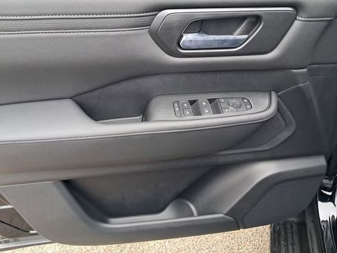 New 2026 Nissan Armada SV image 11