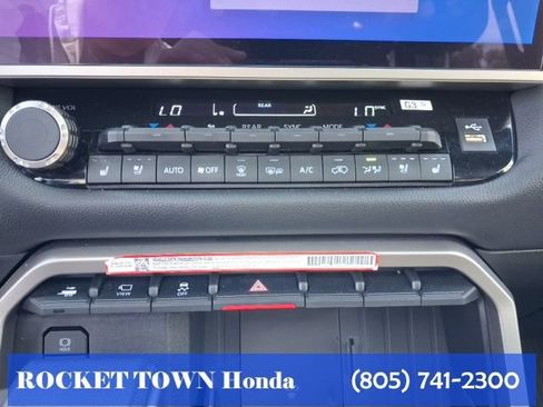 Used 2025 Toyota Sequoia Limited AWD/4WD image 27