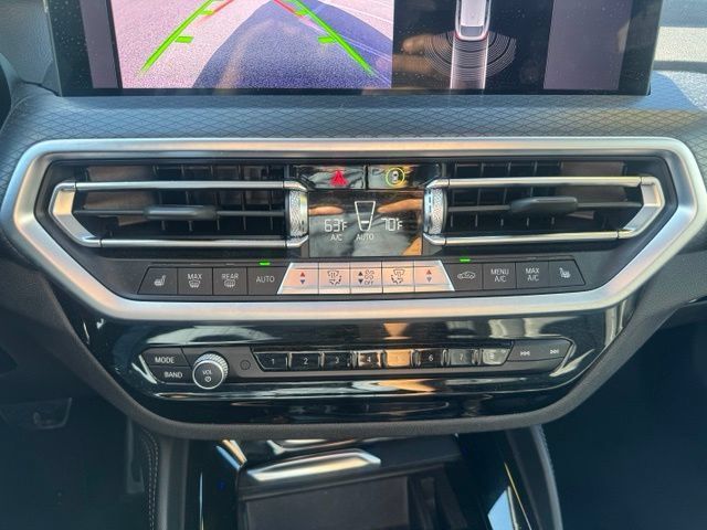 Used 2022 BMW X4 xDrive30i w/ M Sport Package AWD/4WD image 32