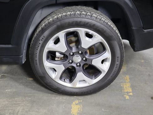 Used 2021 Jeep Compass Limited w/ Sun and Sound Group AWD/4WD image 46