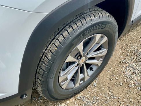New 2026 Chevrolet Equinox LT w/ Safety and Technology Package AWD/4WD image 16