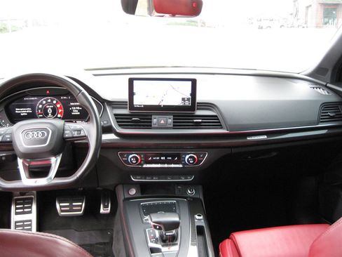 Used 2018 Audi SQ5 Prestige w/ Prestige Package image 30