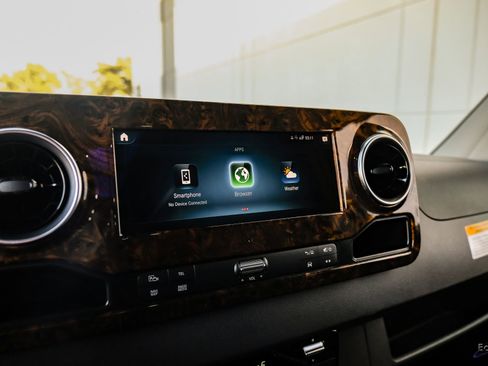 Used 2023 Mercedes-Benz Sprinter 3500 image 73