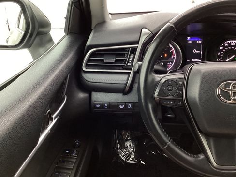 Used 2022 Toyota Camry SE image 31