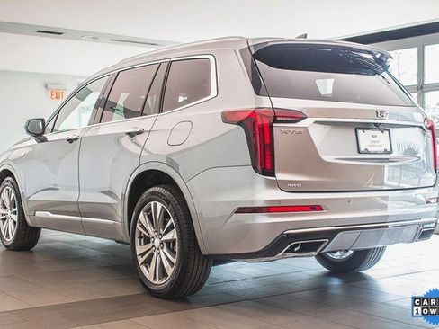 Used 2024 Cadillac XT6 Premium Luxury image 8