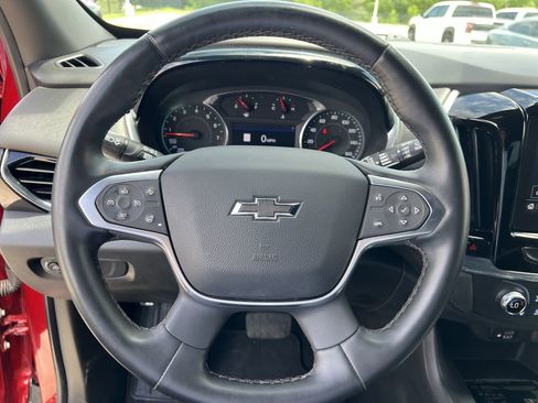 Used 2023 Chevrolet Traverse RS FWD image 6