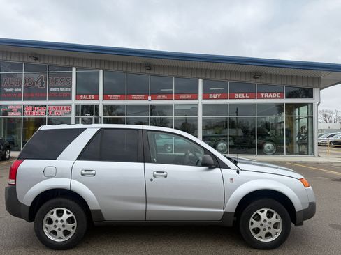 Used 2004 Saturn Vue 2WD V6 image 2