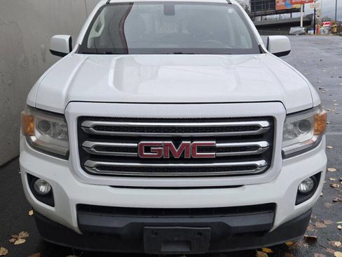 Used 2015 GMC Canyon SLE image 3