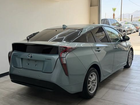 Used 2017 Toyota Prius Two w/ Prius Two Safety Plus Package FWD image 9
