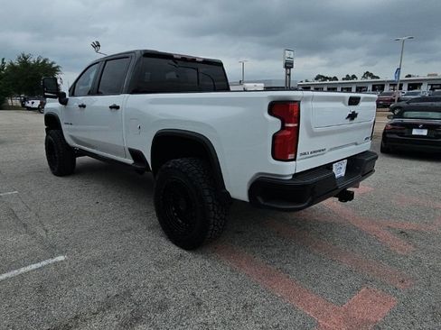 Used 2026 Chevrolet Silverado 2500 ZR2 AWD/4WD image 6