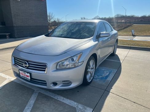 Used 2014 Nissan Maxima 3.5 S image 2