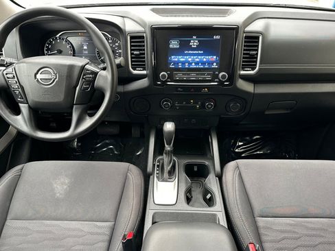 Used 2023 Nissan Frontier SV w/ Tow Package image 16
