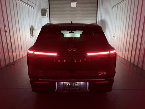 Certified 2023 INFINITI QX60 Luxe w/ Cargo Package FWD image 9