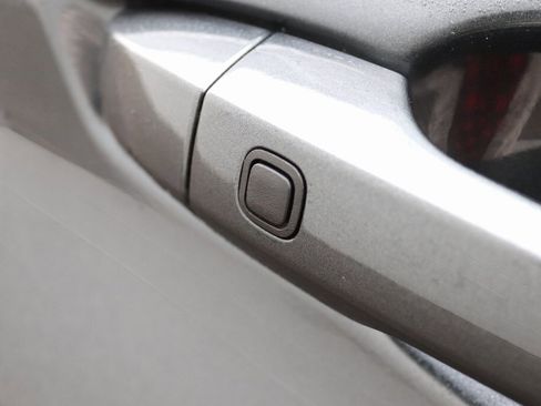 Used 2025 Mitsubishi Outlander SEL image 40