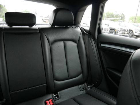 Used 2016 Audi A3 e-tron Premium Plus w/ Premium Plus Package FWD image 14