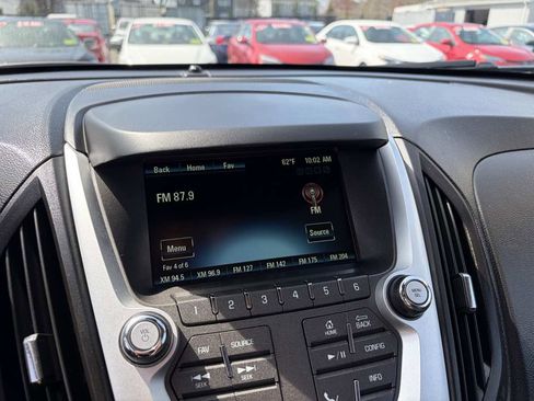 Used 2017 Chevrolet Equinox LT image 17