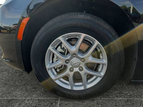 Used 2025 Chrysler Pacifica Select FWD image 16