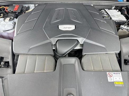 Certified 2023 Porsche Cayenne AWD/4WD image 31