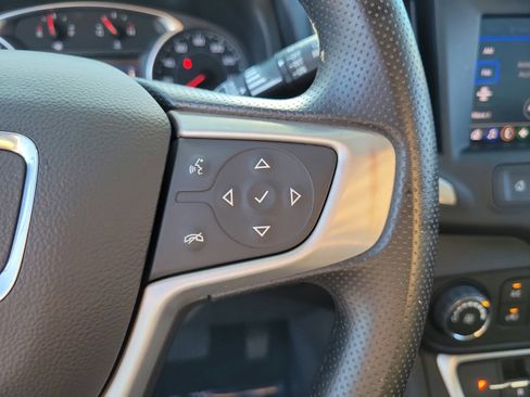 Used 2022 GMC Terrain SLE FWD image 19