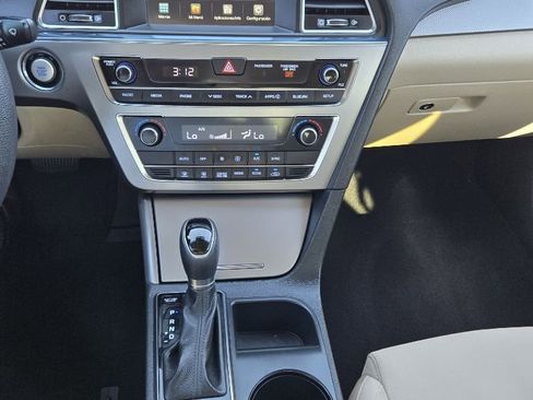 Used 2017 Hyundai Sonata SE image 20