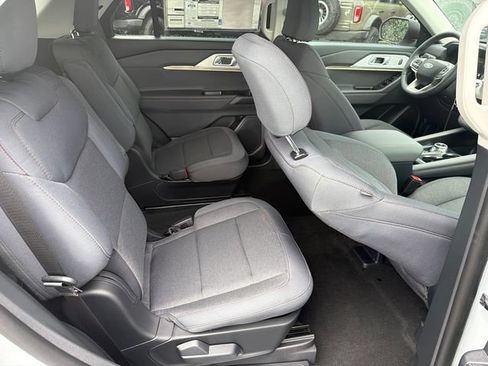 New 2026 Ford Explorer Active RWD image 17