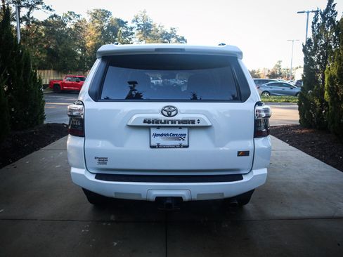 Used 2023 Toyota 4Runner 40th Anniversary SE image 9