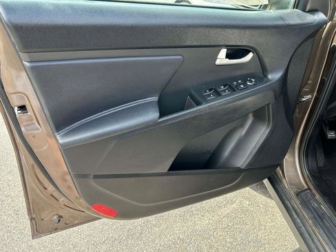 Used 2011 Kia Sportage LX w/ Convenience Pkg image 12