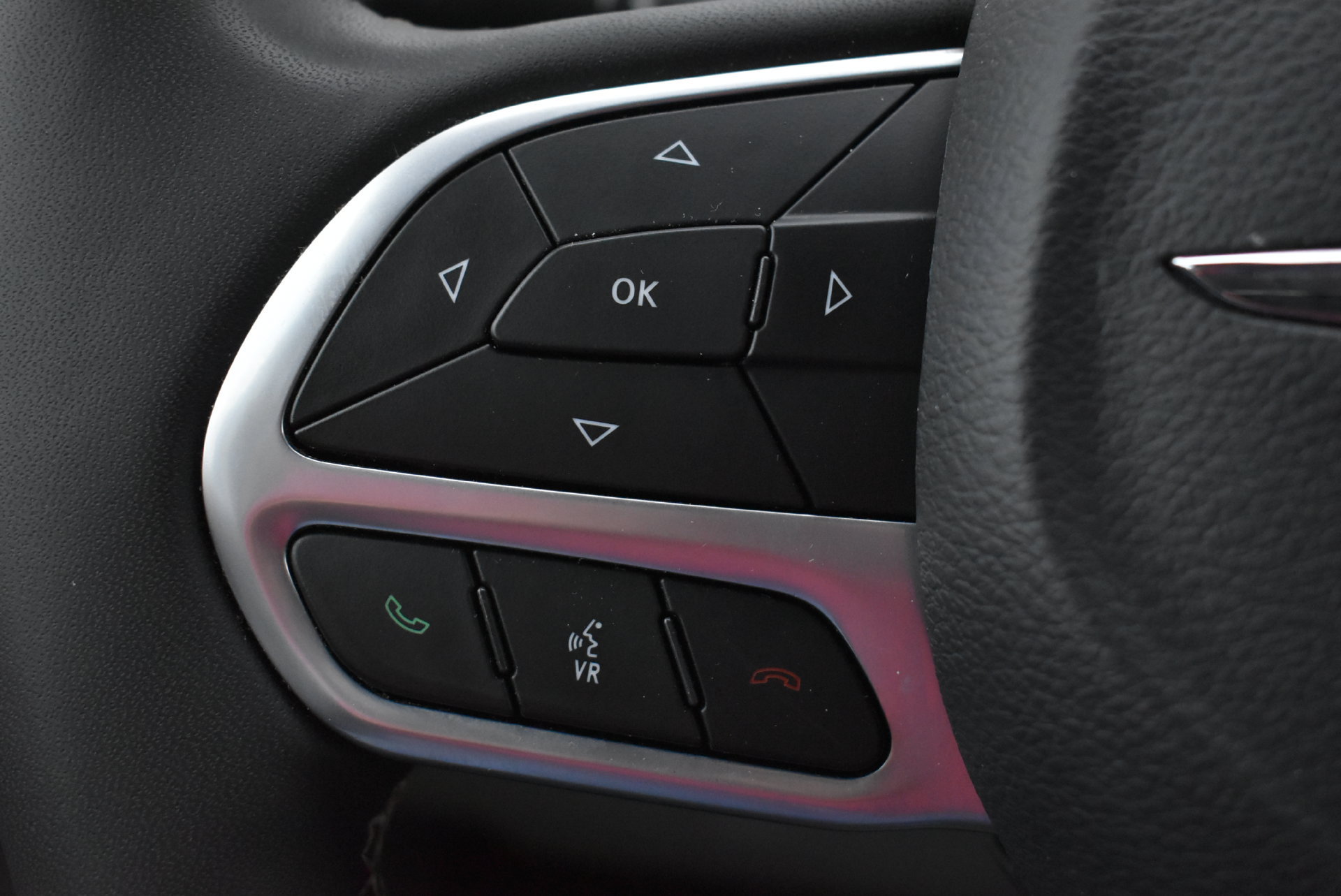 Used 2024 Chrysler Pacifica Touring-L FWD image 20
