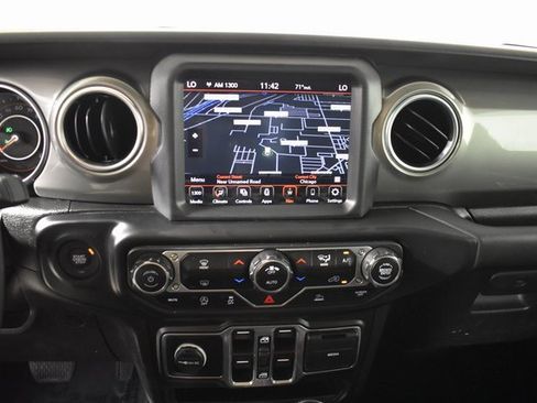 Used 2023 Jeep Gladiator Overland image 16