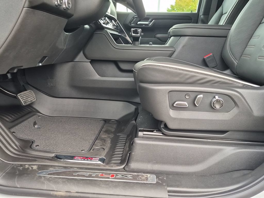 New 2026 GMC Sierra 1500 AT4X AWD/4WD image 10