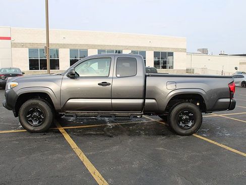 Certified 2019 Toyota Tacoma SR image 7