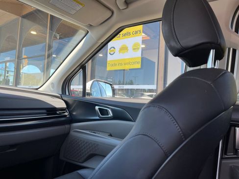 Used 2026 Kia Carnival FWD image 38