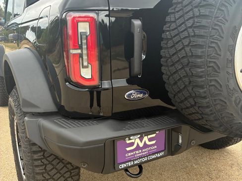 Used 2023 Ford Bronco Badlands w/ Sasquatch Package AWD/4WD image 8