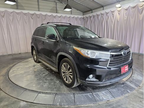 Used 2015 Toyota Highlander Limited Platinum image 9