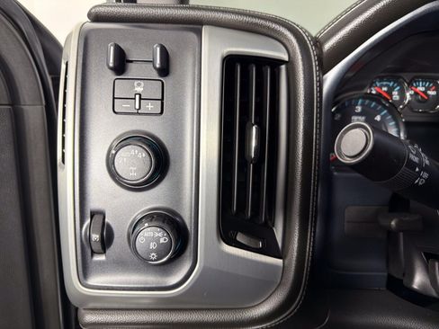 Used 2018 GMC Sierra 1500 SLT w/ SLT Premium Package AWD/4WD image 12